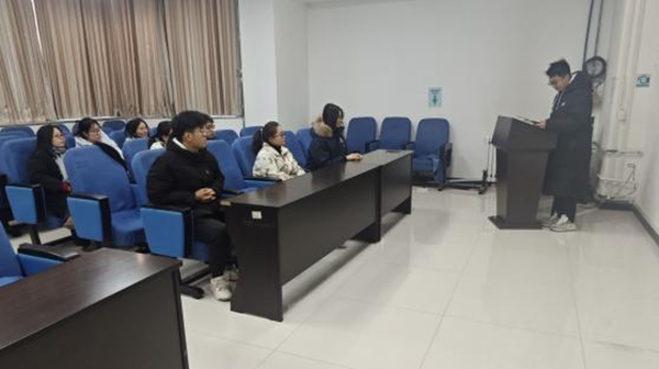图为师生党员学习交流_副本.png